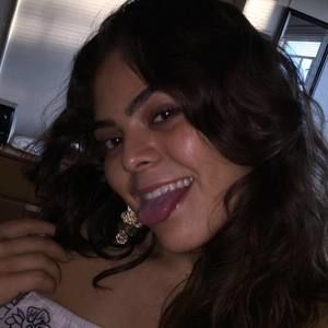 Meet your Posher, Adria